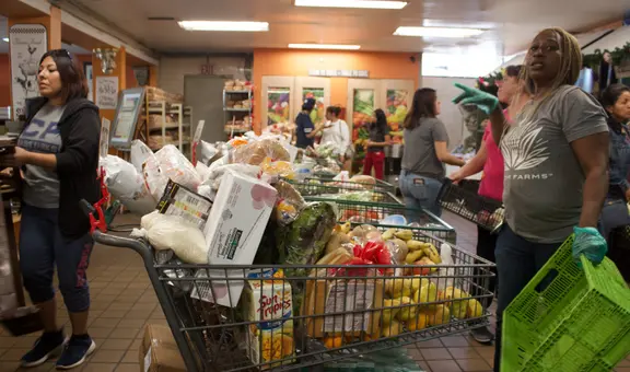 California: estos son los lugares y las fechas donde podrás recoger la comida gratuita del Banco de Alimentos