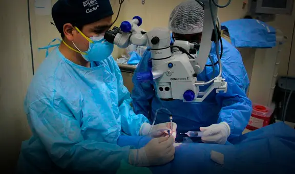 La nueva técnica de EsSalud que opera cataratas en 10 minutos: "El paciente llega y regresa a casa el mismo día"