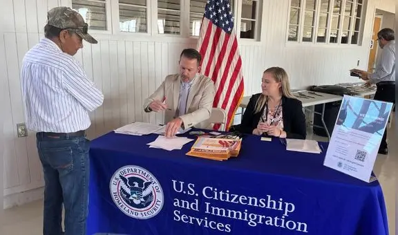 Muy buenas noticias para inmigrantes: estos son los principales beneficios que obtendrás como naturalizado en EE. UU.