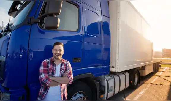 Salario de un trailero en Estados Unidos en 2025: ¿cuál es el monto por hora y cuánto puede ganar al año?