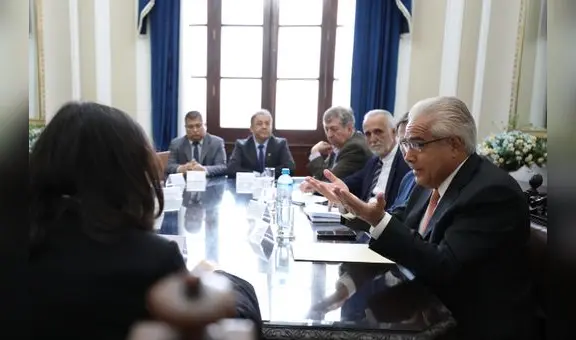 Delegación de la Sociedad Interamericana de Prensa se reúne con periodistas para evaluar ataques a la prensa