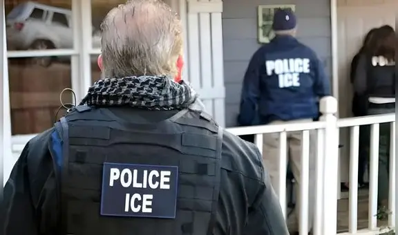 Revelan cómo ICE se hace pasar por la Policía para detener inmigrantes: las frases que usan para ingresar a tu casa