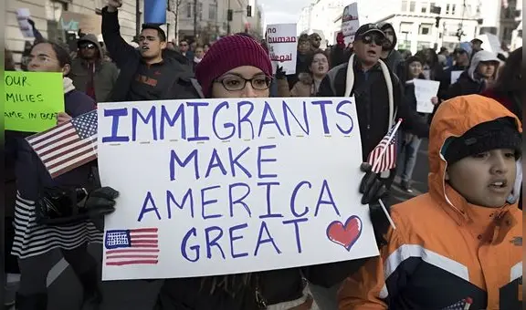 Inmigrantes en EE. UU. contribuyen con más de US$650.000 millones en impuestos, según el American Immigration Council