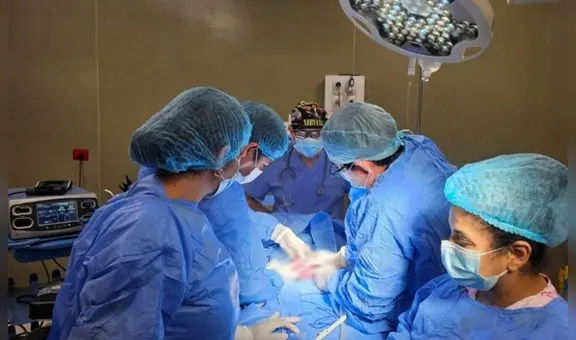 Médicos salvan de morir a un niño de 8 años que ingirió una batería en Sullana, Piura