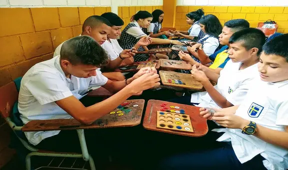 Aprender jugando: ¿Cómo los juegos potencian el aprendizaje y mejoran el rendimiento de los estudiantes?