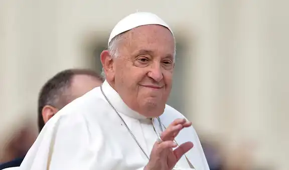 El papa Francisco sigue "mejorando" y la infección está controlada: se le suspendió la ventilación mecánica, según el Vaticano