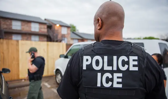 Malas noticias para inmigrantes en EEUU: IRS permitiría a ICE acceder a información personal de indocumentados que declaren impuestos