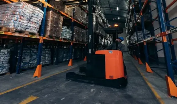 Optimiza el rendimiento de tus montacargas con tecnología de monitoreo de flotas