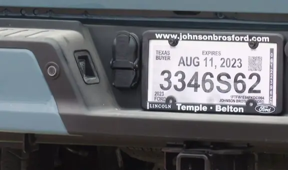 Adiós a las placas de papel en Texas: aprueban proyecto de ley para transferir placas metálicas entre vehículos desde esta fecha