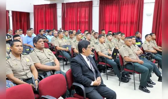 Efectivos policiales y agentes de serenazgo de Tumbes fueron capacitados sobre funcionamiento de la nueva versión del sistema de monitoreo del aplicativo Botón de Pánico