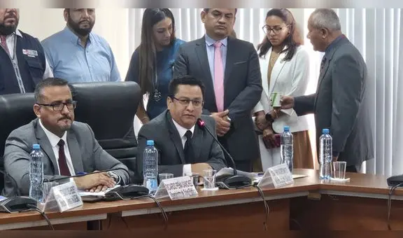Ministro de Salud intenta deslindar responsabilidad en gestión de suero de Medifarma y despide a nueva jefa de Digemid