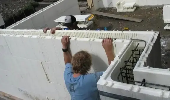 California prohíbe el poliestireno tras baja tasa de reciclaje de plástico, según CalRecycle: entra en vigor en abril