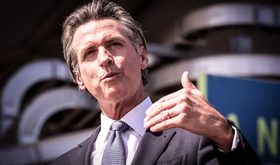 Leyes de tránsito en California promulgadas por Gavin Newsom: tres normas que todo conductor debería tener en cuenta para evitar multas