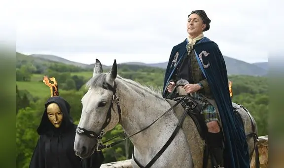 Alan Cumming: "'The Traitors' es un experimento sociológico"