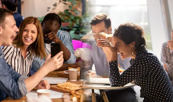 Prepárate para reír con estos 100 chistes cortos y graciosos que nunca fallan: "¿Cuál es el mejor portero del Mundial?"