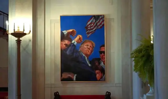 La Casa Blanca de EEUU sustituyó el retrato de Obama por uno de Donald Trump con el rostro ensangrentado
