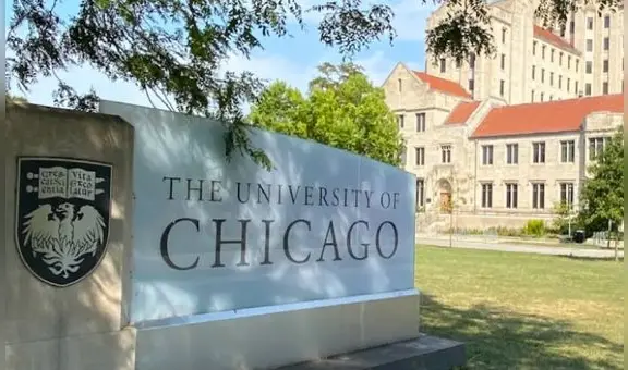 Gobierno de EEUU revoca visas F-1 a siete estudiantes internacionales de la Universidad de Chicago