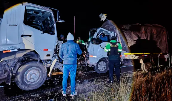 Tres heridos graves deja choque frontal de camiones en la vía Juliaca-Azángaro