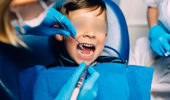 Fue a sacarse una muela y terminó sin 12 dientes: el caso del niño que por un error médico dejó de hablar y comer, en Argentina