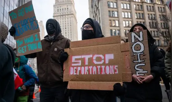 Nueva York presenta proyectos de ley para proteger inmigrantes y castigar a los estafadores de servicios migratorios