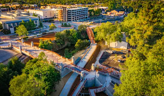 Estas son las 2 mejores ciudades para mudarse a California en 2025, según Consumer Affairs