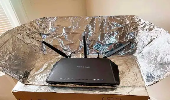 ¿Envolver el router con papel de aluminio sirve para mejorar la señal del Wi-Fi? Expertos revelan misterio