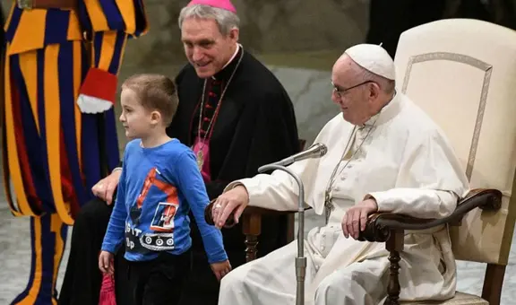 El emotivo gesto que tuvo el papa Francisco con un niño con autismo: “Si quiere jugar acá, déjalo”