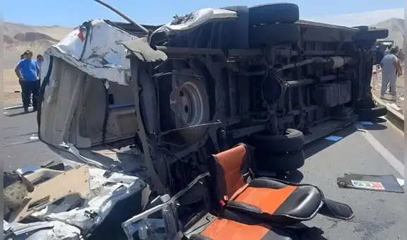 Fatal accidente en Casma: dos fallecidos y 15 heridos en choque entre miniván y volquete en el óvalo de Tortugas