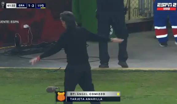 Ángel Comizzo enfureció contra sus ayudantes tras recibir tarjeta amarilla: "Cierren el or***"