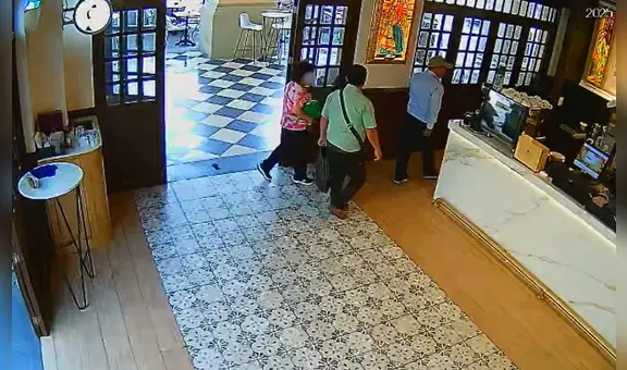 Perdió todos sus ahorros con estafa de las "monedas de oro" en Plaza de Armas y ahora no le dejan ver cámaras de seguridad