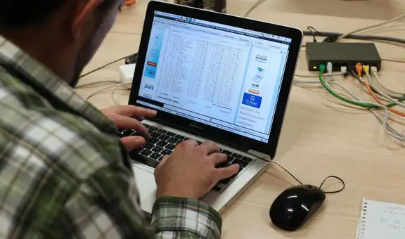 Base de datos del Reniec filtrada pudo haber sido utilizada para registrar afiliaciones políticas masivas, indica experto