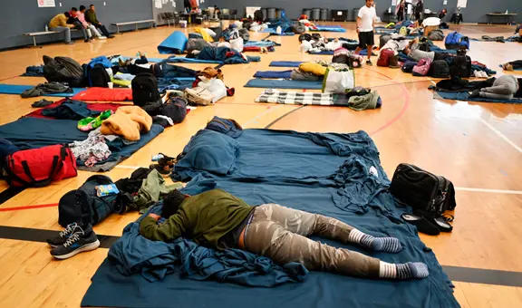 Malas noticias para inmigrantes en EEUU: gobierno de Trump cancela US$24 millones en subvenciones para refugios de extranjeros en esta ciudad