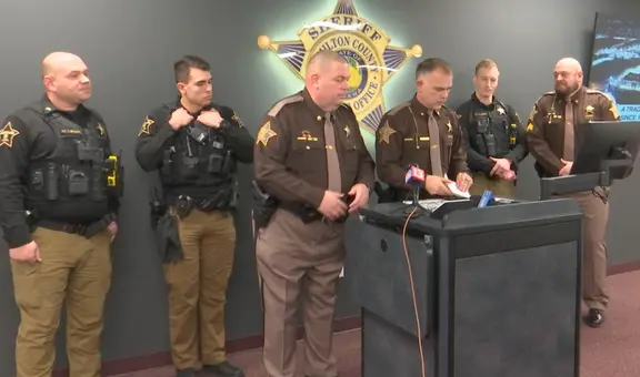 Malas noticias para inmigrantes en EEUU: gobernador de este estado firma nueva ley que exige a los sheriffs notificar a ICE sobre indocumentados