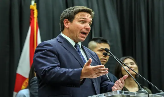 Ron DeSantis desata polémica por atacar a los inmigrantes en conferencia de prensa: "Nunca debieron estar en EEUU"
