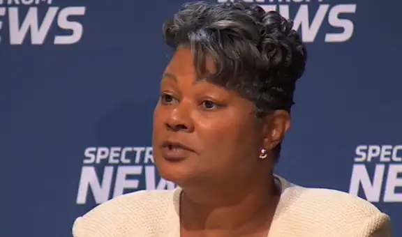 Legislador demócrata defiende reforma migratoria: “Ningún país del mundo tiene fronteras abiertas”