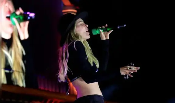 Belinda sorprende y canta nueva versión de "El baile del sapito" en la Feria de Puebla 2025