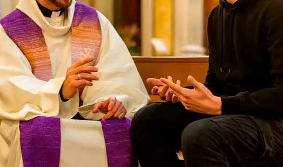 Washington aprueba ley que obliga a sacerdotes eliminar el secreto de confesión para reportar casos de abuso infantil