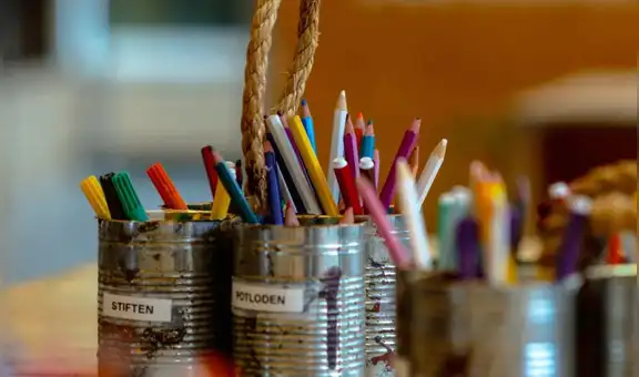 ¿Tienes lápices de colores viejos en casa? Esto es lo que valen ahora y para qué puedes usarlos