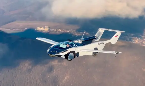 El auto volador llegaría en 2026: AirCar tiene alas y puede alcanzar los 250 km/h en el aire