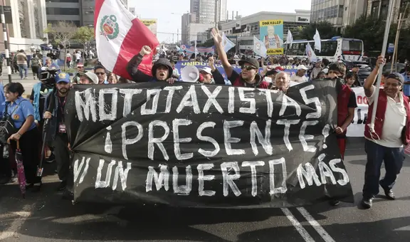 Paro a nivel nacional: cientos de transportistas tomaron la av. Abancay en contra del Gobierno y Congreso