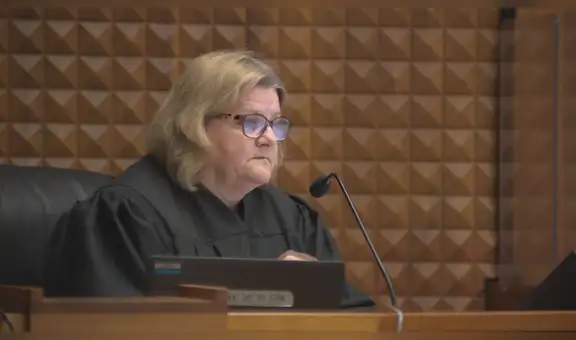 Jueza de Wisconsin acusada de proteger a inmigrante indocumentado se declara inocente ante tribunal federal de EEUU