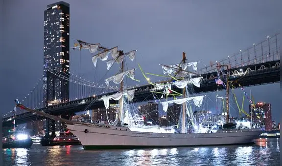 Autoridades de EEUU investigan el papel del remolcador en choque del buque Escuela Cuauhtémoc que dejó dos muertos en el puente de Brooklyn