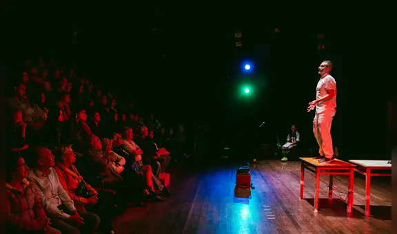 Mestizajes en escena: “Eso de ser ainoko”, la obra de teatro que explora las mezclas culturales que nos constituyen