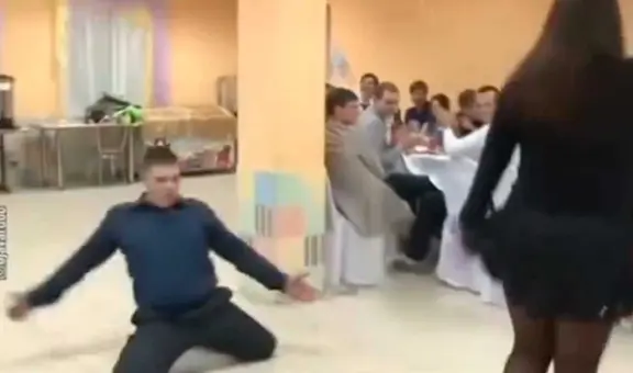 Joven intentó hacer 'breakdance' en fiesta y termina lastimándose el brazo: "Videos que duelen"