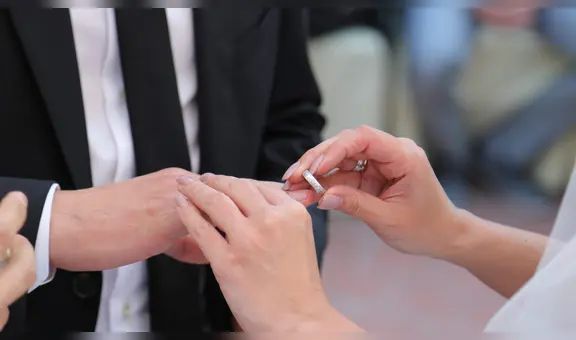 ICE arresta a mujer por mentir en entrevista con USCIS en Texas: perdió la Green Card por un matrimonio falso