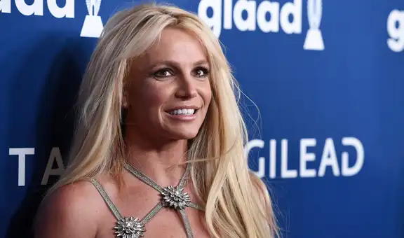 Britney Spears protagoniza escándalo al beber y fumar durante vuelo privado hacia Los Ángeles: fue amonestada al aterrizar