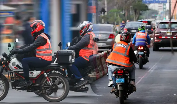 Gremio de motociclistas buscan eliminar uso obligatorio de chalecos reflectantes y presentan denuncia formal