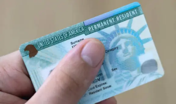 Nuevo requisito de USCIS: residentes permanentes no podrán renovar su Green Card si no tienen en cuenta esto