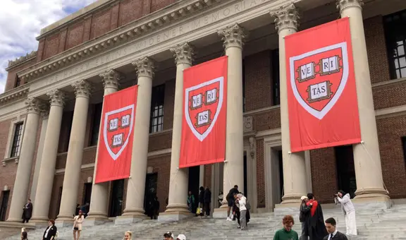 Gobierno de EEUU otorga 30 días a Harvard para evitar pérdida de visas y fondos tras advertencia federal