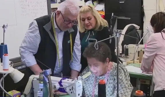 El colombiano que revoluciona Nueva York con talleres gratuitos de costura para empoderar a inmigrantes